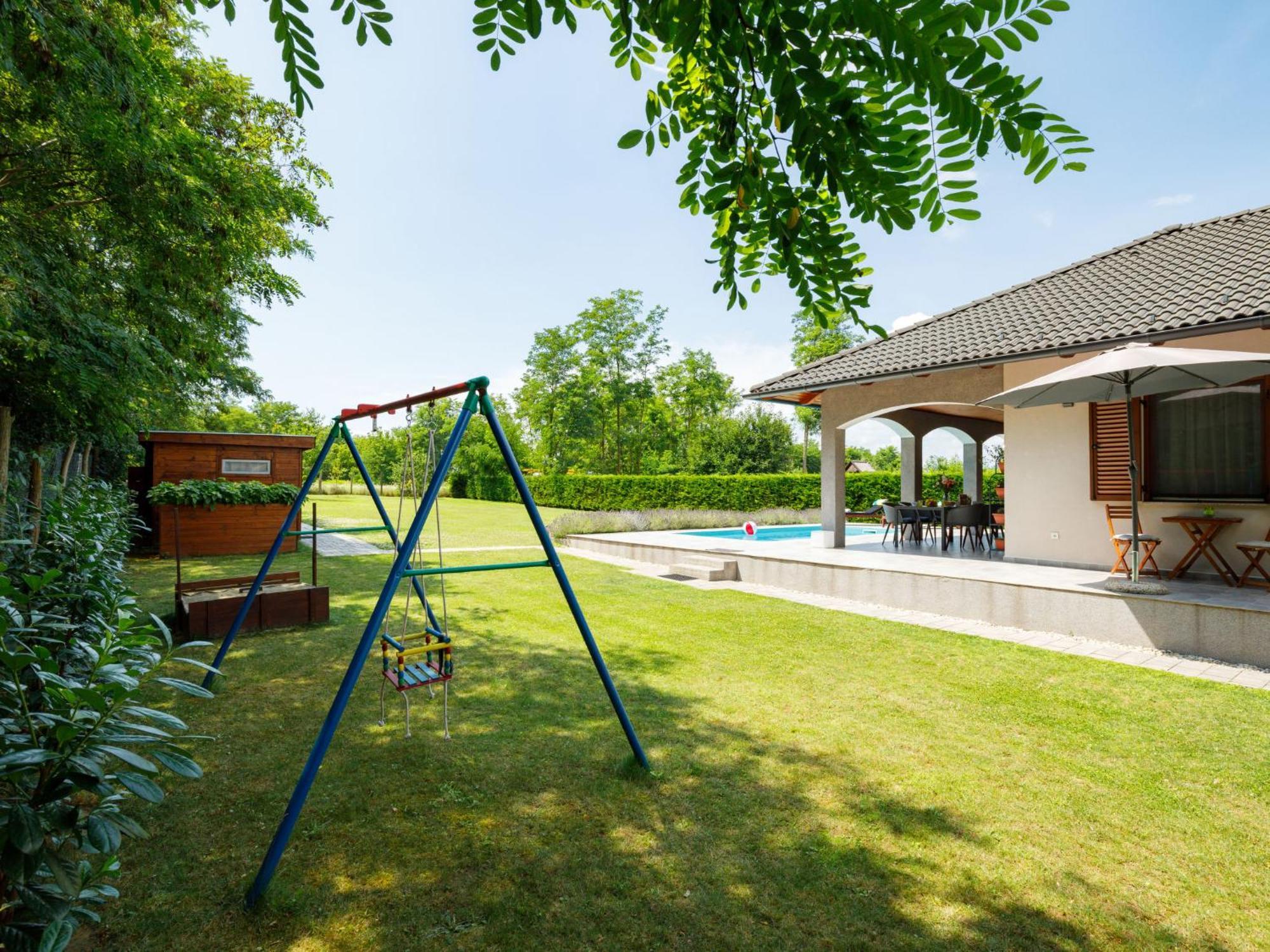 Holiday Home Villa Aschbacher Balatonszárszó Exterior foto