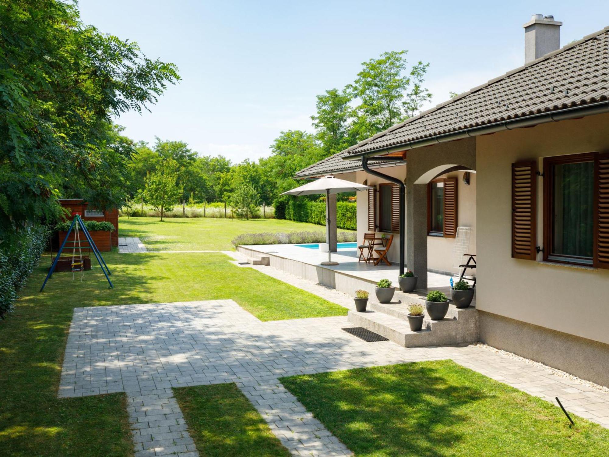 Holiday Home Villa Aschbacher Balatonszárszó Exterior foto