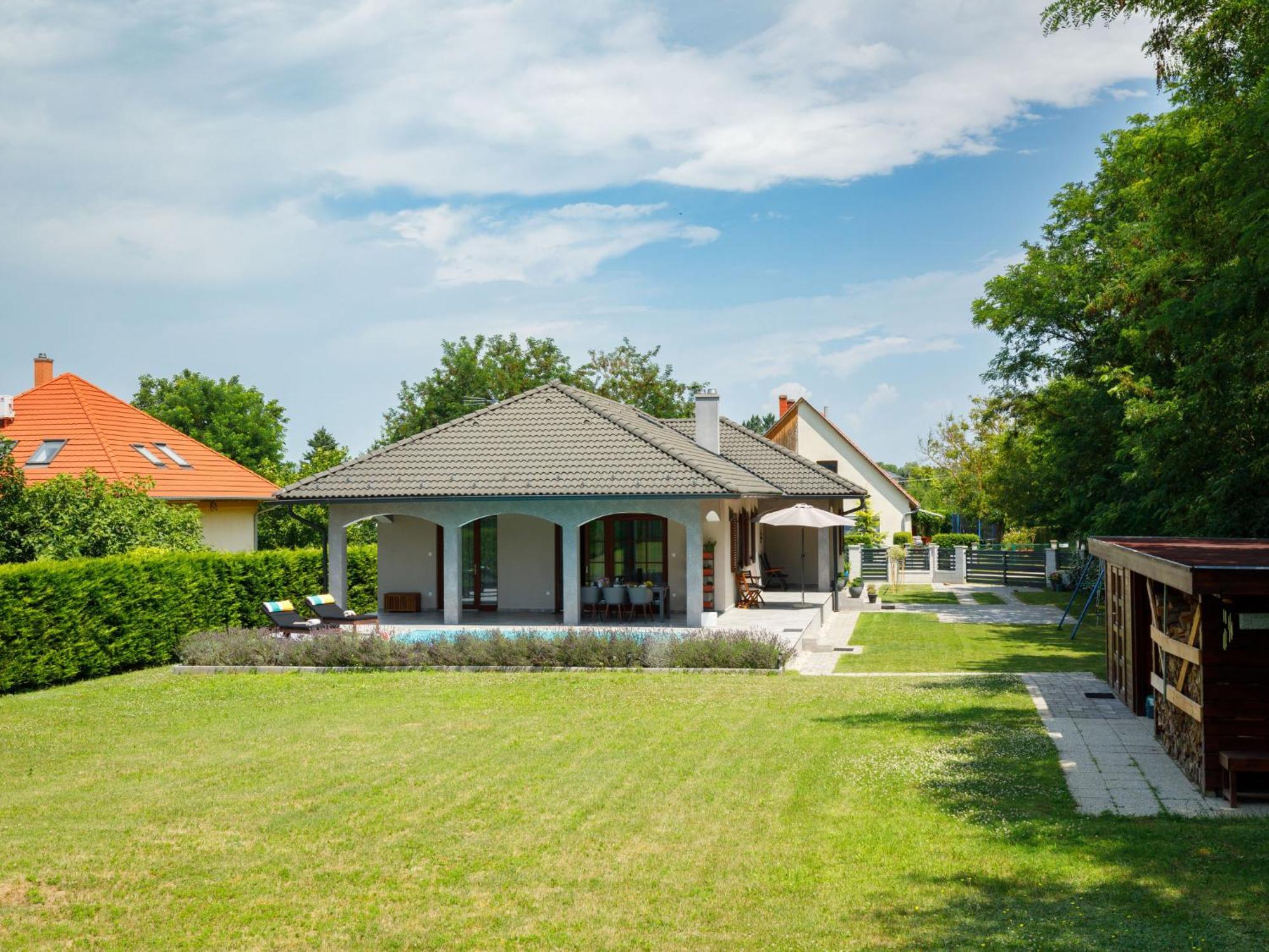 Holiday Home Villa Aschbacher Balatonszárszó Exterior foto