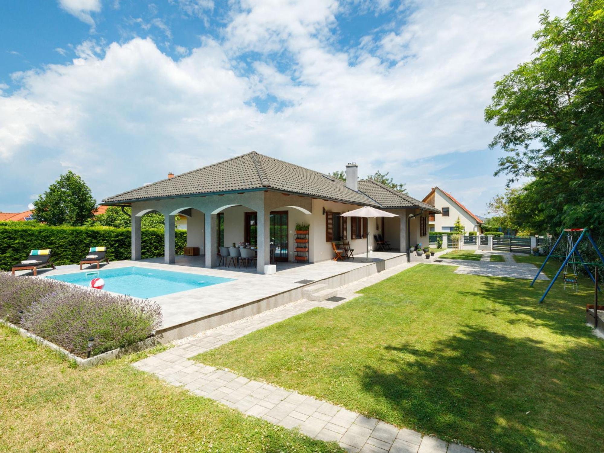 Holiday Home Villa Aschbacher Balatonszárszó Exterior foto